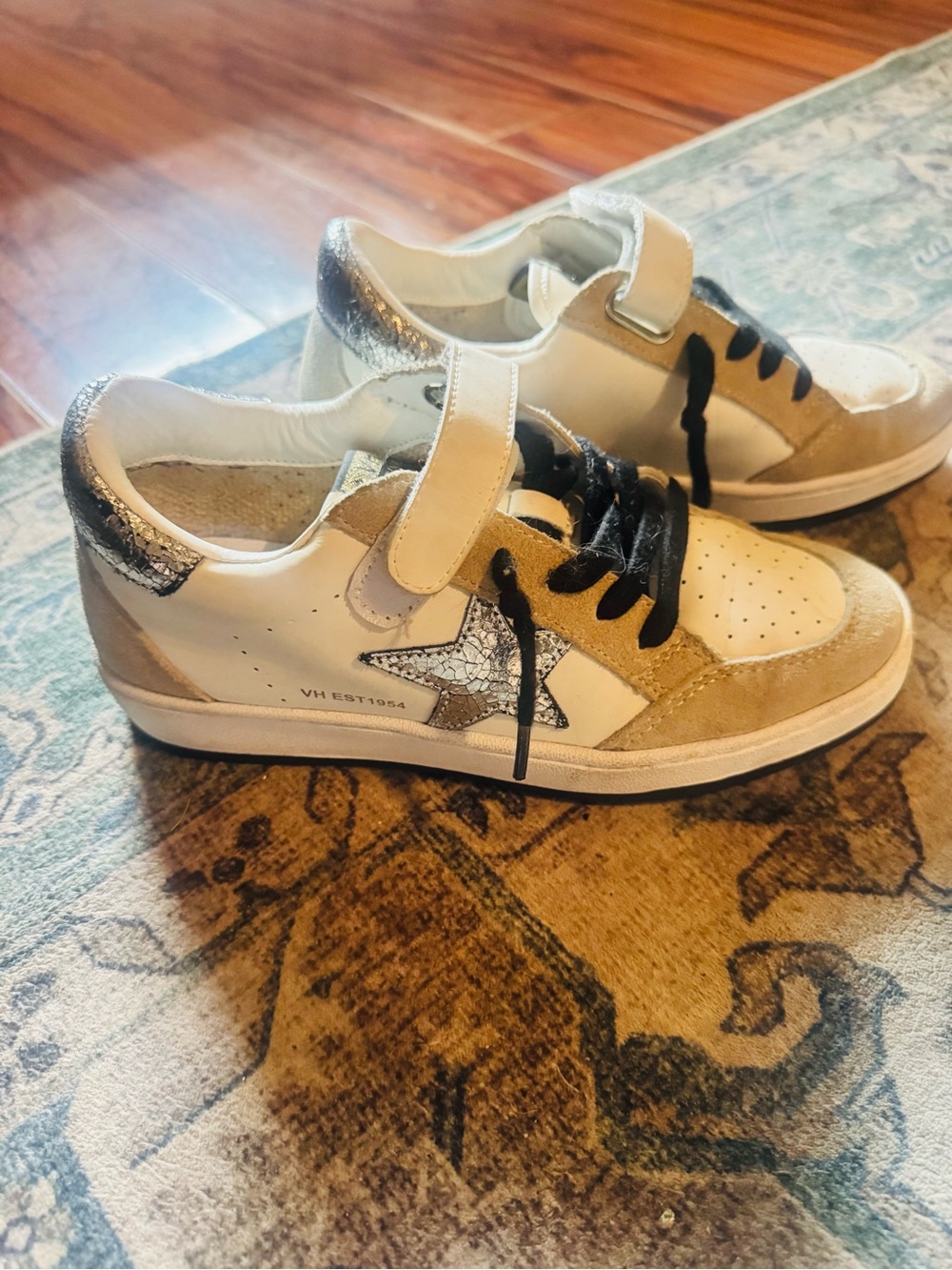Vintage Havana Beige, White & Silver Star Detail Sneakers